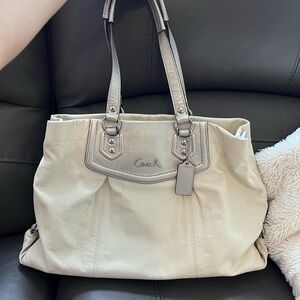 Coach Vintage Y2K Women's Bag in Cream and Silver